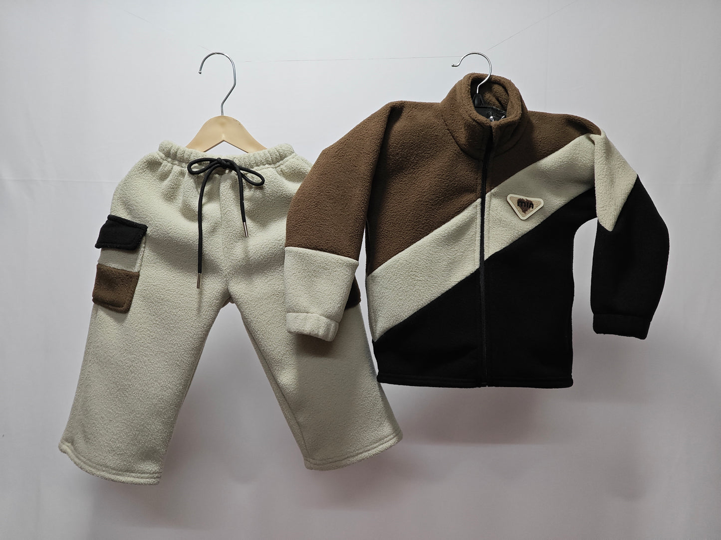 Kids Colorblock Winter Set – Cozy Zip-Up Jacket & Jogger Pants (Cream, Brown & Black)